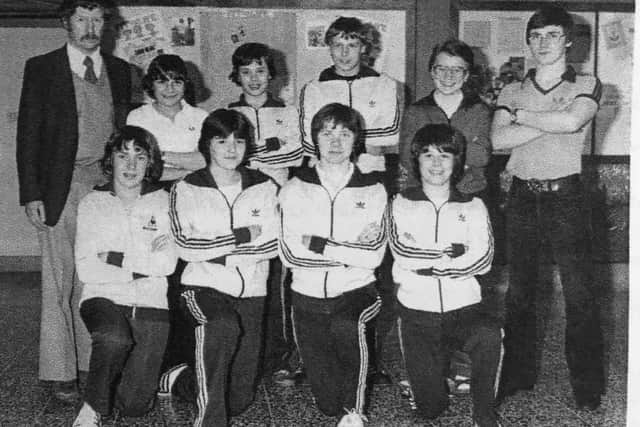 Fins entire club membership after its formation in 1980.
Back row: Bob Gauld (coach), Toni Zammit, Ian Lewis, David Cairns, Jackie Johnstone, Lawrie Johnstone. Front Row: Debbie Smith, Irene Glen, Donna Smollett, Carole Lewis.