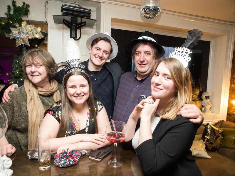 Dawn, Grazyana, Bruce, Jeff and Leanne having a good time in Ink Bar, in 2017.