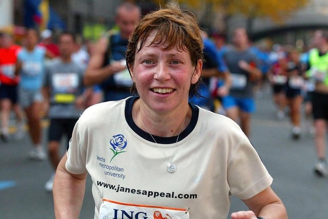 Leeds cancer sufferer Jane Tomlinson is pictured at the 16 mile stage during her attempt at the New York City Marathon.
