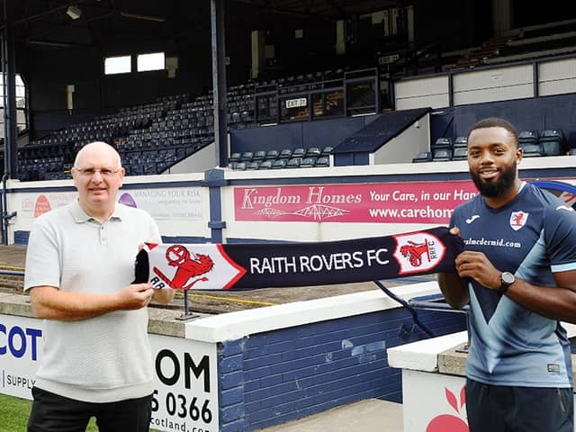 Raith Rovers boss John McGlynn with new signing Gozie Ugwu. (Pics courtesy of Raith Rovers)