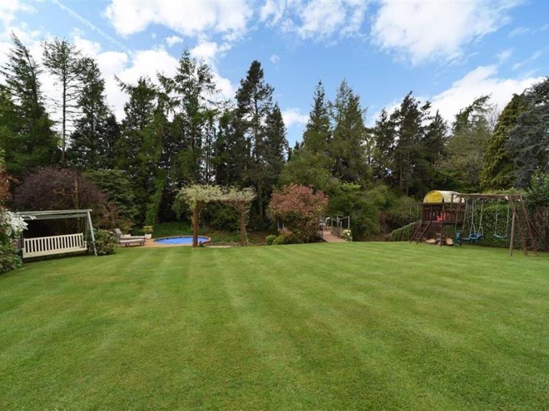 This stunning home with a beautiful garden in Maidwell, complete with a swimming pool and cinema room is on the market for a bargain price of less than 800,000.
Listed by Richard Greener and marketed by Rightmove.