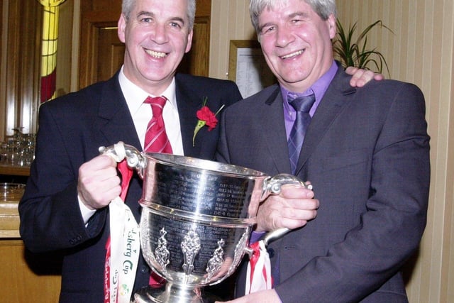 Derry City boss Kevin Mahon with his brother, Joe.