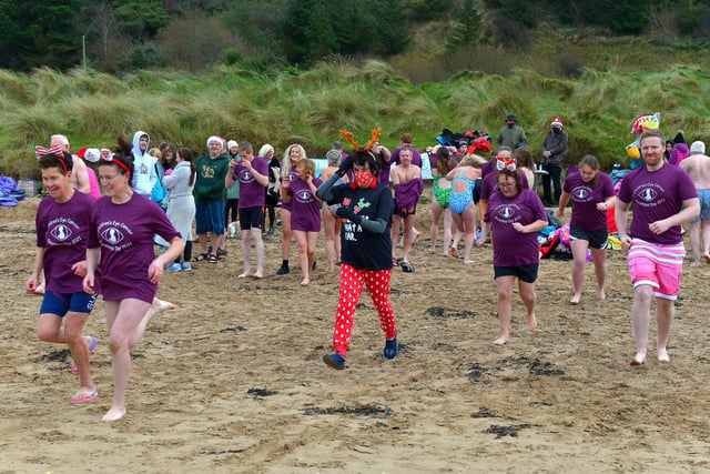 Group raising funds for Children’s Eye Cancer took part in the annual Christmas Day swim at Ludden beach, Buncrana. Photo: George Sweeney.  DER2151GS – 031