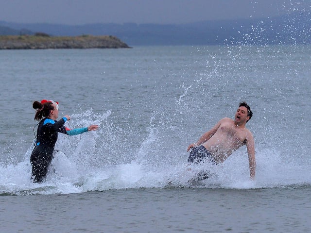 Enjoying te craic at Ludden beach Buncrana to raise funds for the Foyle Hospice. Photo: George Sweeney. DER2151GS – 036