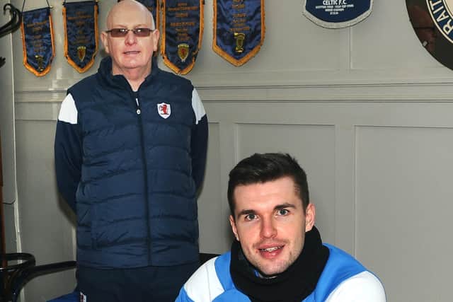 Dave McKay signs a new contract with Raith Rovers boss John McGlynn