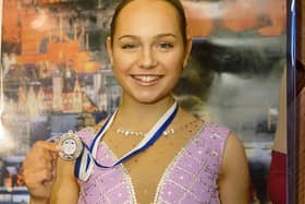 Hannah Robertson’s wonderful showing in Kirkcaldy saw her finish second in the short programme and win the long programme and she looks suitably chuffed with her medal-winning display