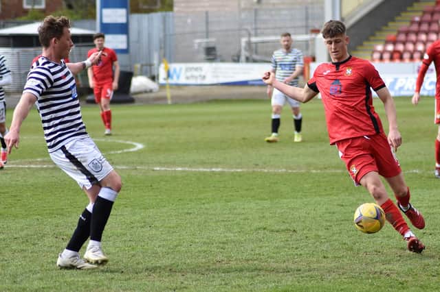 Liam Newton looks to take the Fifers up the park. Pic by Kenny Mackay