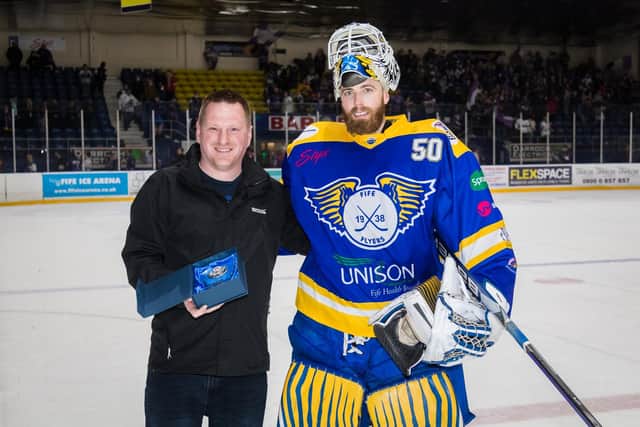 Shane Owen receives the Fife Free Press Starcheck Award from ice hockey correspondent, Grant Rolland. (Pic: Derek Young)
