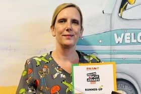 Amanda Williamson with her award | Pic Contributed