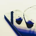 Headsets need to be compulsory for all mobile phone conversations | Pic rupixen/Pixabay