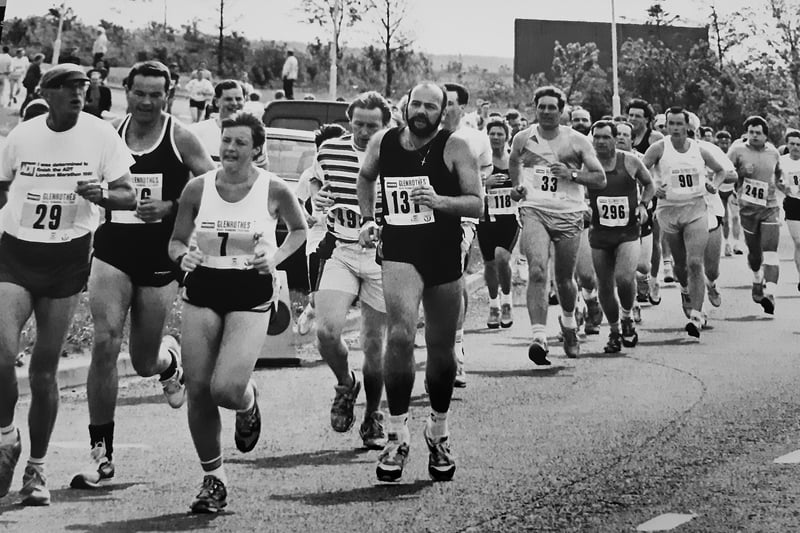Runners hit the road for the 1991 Glenrothes road race