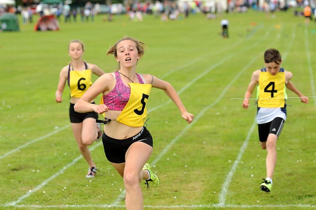 The Youth 90m sprint at the 2014 event.