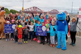 Dalgety Bay & Hillend Gala were joined by REMAX Dalgety Bay, What The Fork and the Cookie Jar Foundation for a sponsored walk across the Forth Road Bridge to raise money for this year’s Gala.