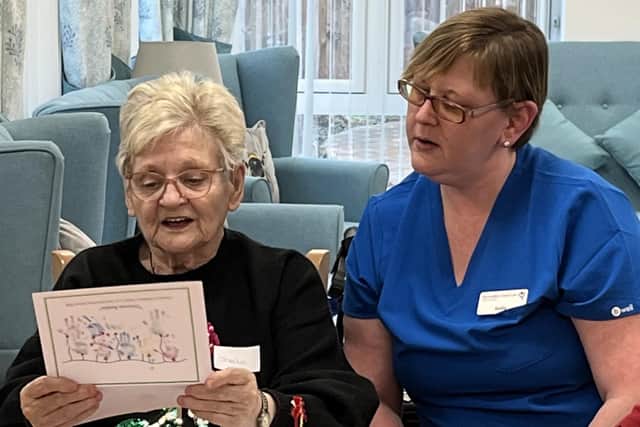 The joy of receiving a Christmas card (Pic: FHCSP)