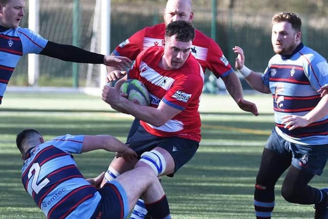 Howe of Fife on the attack against Glasgow's Allan Glen's in Dundee at the weekend (Pic: Chris Reekie)