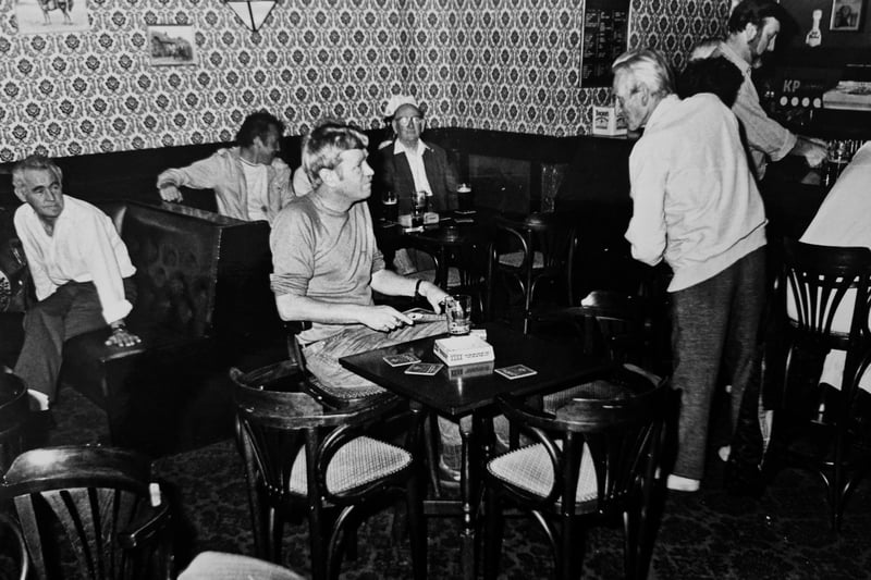 Inside the Centre Tavern, Glenrothes, in 1989.