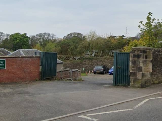 The entrance to the walled garden at Ravenscraig Park (Pic: Google Maps)