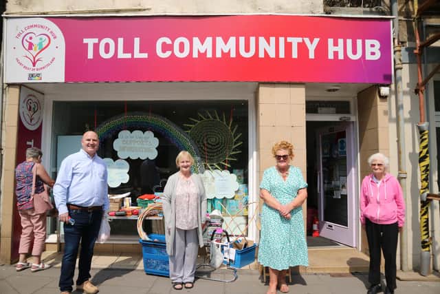 Mr Hanvey helped out at the Toll Community Hub in Burntisland as part of his constiuency tour.