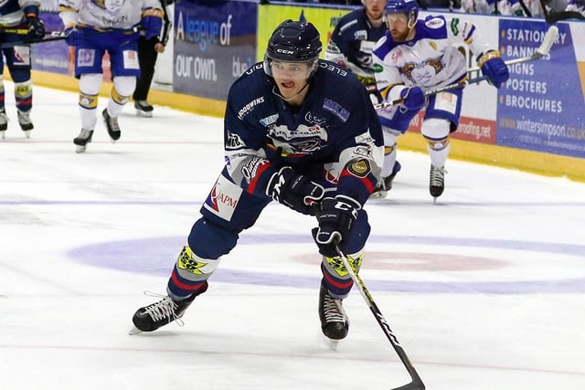 Dillon Lawrence, Forward
A versatile centreman with solid EIHL experience having iced with Dundee Stars last season and Coventry Blaze before that.
He made his league debut in 2017, and his performances against Flyers clearly caught the eye of the coaching staff as they made him one of their early summer signings.
