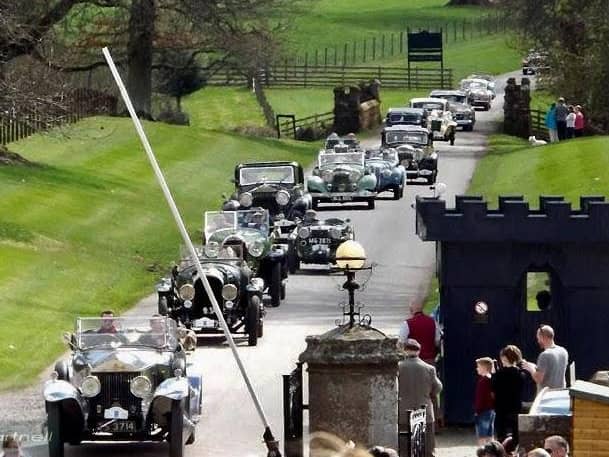 The cars are on route from Blairgowrie to Atholl Palace