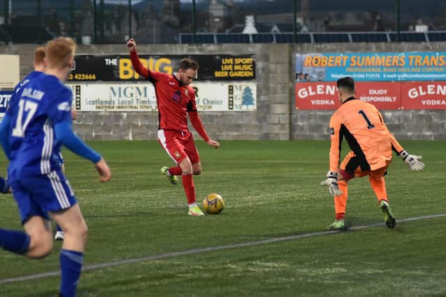 Scott Mercer passed up a late chance to win the game. Pic by Kenny Mackay