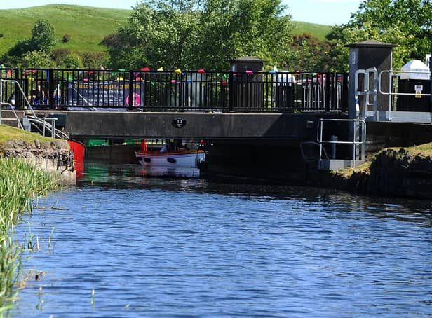 Forth and Clyde Canal, Bonnybridge lift bridge (Pic: Michael Gillen)