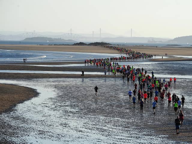 The runners head out to the Black Rock