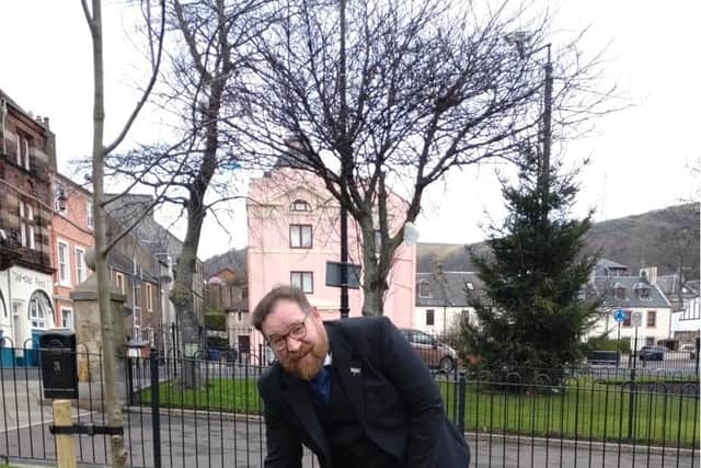Burntisland funeral director Darren Rankin is pictured planting the native Rowan tree at the entrance to the Links to support the Queen's Green Canopy initiative marking Her Majesty's Platinum Jubilee in 2022.