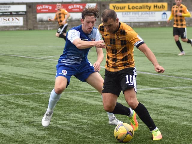 Kevin Smith looks to kick start a move up the park. Pic by Kenny Mackay