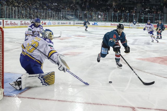 Hockey weekend ahoy!
Belfast v Fife Flyers
Date: Saturday September 17 or Sunday February 5
Okay, Flyers’ record across the Irish Sea is pretty rubbish, but it matters less when you get to enjoy a long weekend in this amazing city.
You have two options, unless you fancy a Thursday jaunt just days before Christmas. Thought not…
Treat yourself to an overnight stay, some sightseeing, a few beers … and the hockey forms part of a fabulous road trip.
Who knows, maybe the team will serve up one of their top road games and deliver a win to make that  sailing slightly less queasy should the winds start to blow!
Pic: William Cherry/Presseye