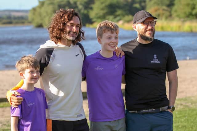 Joe Wicks with runners at Lochore Meadows