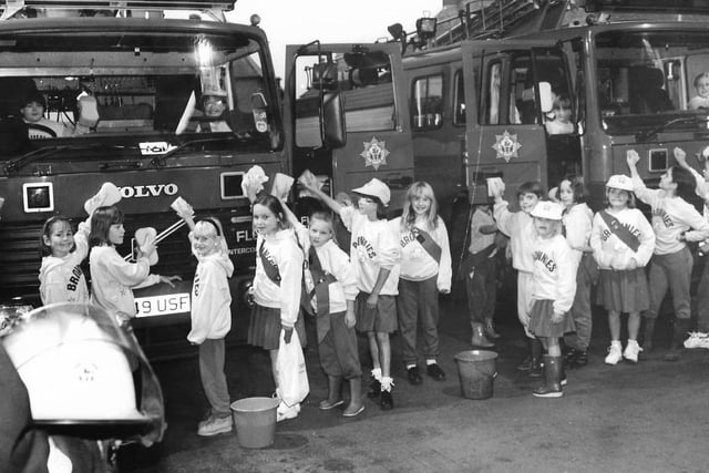 Kennoway Brownies had a huge task on their hands in September 1985 when a sponsored wash saw them visit the fire station to ensure one of the engines was sparkling clean.