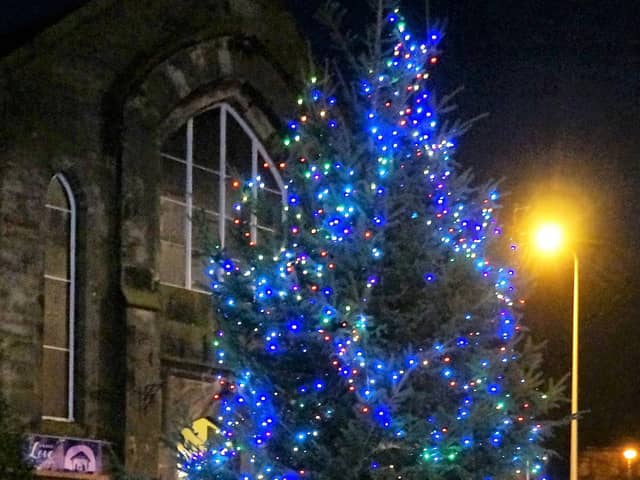 Kinghorn and Burntisland are hosting fundraising events for their Christmas lights funds this year.