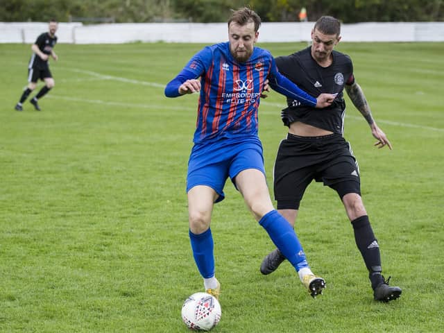 Action from Saturday's match in Hawick. (Pic: Bill McBurnie)