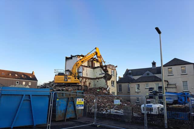 The Francis Street flat block in Lochgelly is currently being demolished. (Image by Danyel VanReenen)