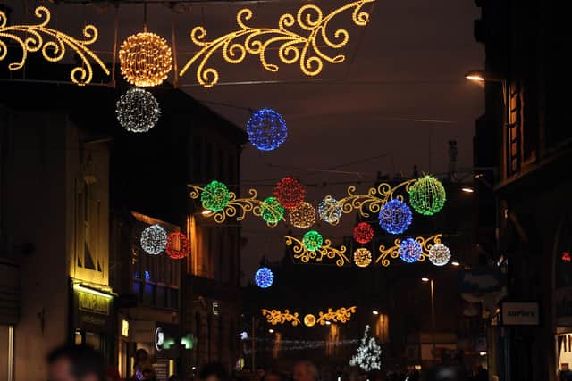 Traditional Christmas lights on Kirkcaldy High Street (Pic: Walter Neilson)