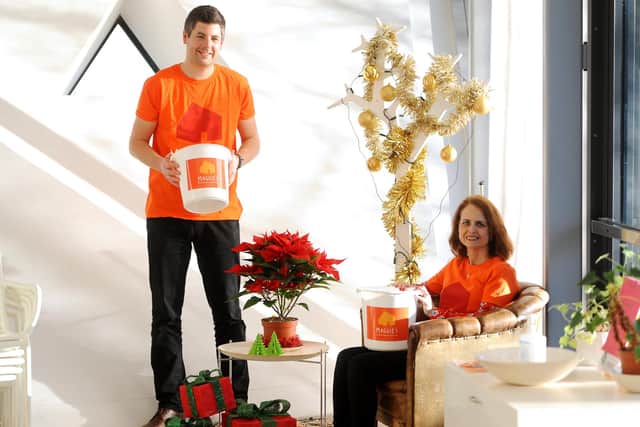 £20,000 Christmas fundraiser launched by Maggie's Fife after pandemic results in 25% drop in revenue. Pictured: Adam Kent,  fundraising manager, with Rosie Small at Maggie's Fife (Pic: Fife Photo Agency)