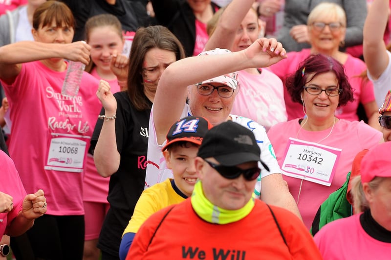 Warming up for the 2023 Race For Life (Pic: Fife Photo Agency)