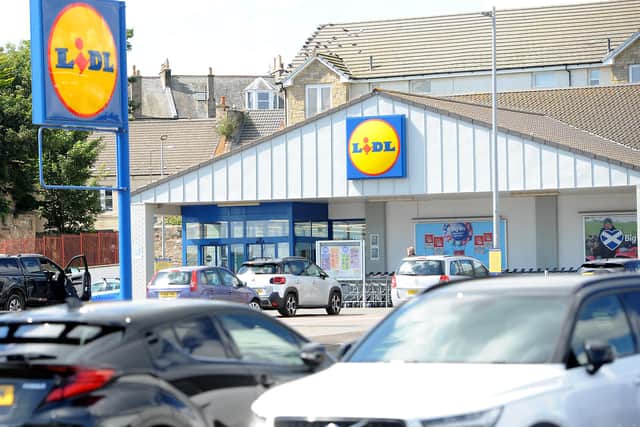 The current Lidl store on the Esplanade will close on August 25. Pic: Fife Photo Agency