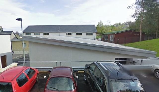 There are 1577 patients per GP at Tayview Medical Practice, Newport on Tay.
 In total there are 9460 patients and six GPs.