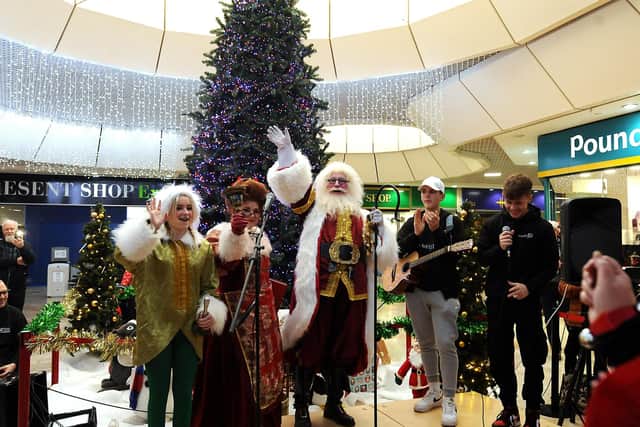 Santa is heading back to the Mercat this weekend for the annual light switch on.  Here he's pictured with Mrs Claus at last year's event.  (Pic: Fife Photo Agency)