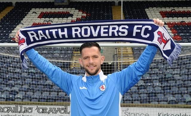 Dylan Easton joins Raith Rovers.