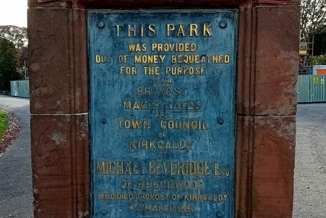 The plaque on one of the gate pillars at the entrance to Kirkcaldy's Beveridge Park.