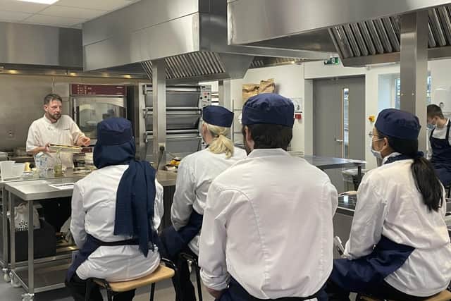 Led by Greener Kirkcaldy’s Community Chef Iain McLellan, the session, part of the Climate Action Fife’s ‘Climate Friendly Food’ activity, highlighted the growing popularity of plant-based cooking, which will be an increasingly important skill of future chefs.