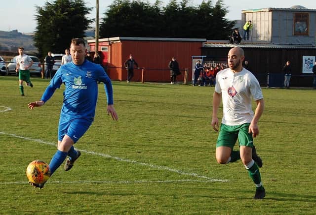 Kennoway boss Ally Griffin, left, is delighted to see Walker extend his spell at the club