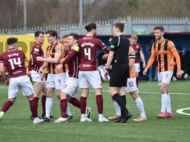 Promotion play-off chasing East Fife picked up a point at new League Two champions Stenhousemuir last Saturday afternoon – with the sides playing out a bore 0-0 draw in front of a bumper crowd at Ochilview as the hosts won a first ever league title (Pictures by Kenny Mackay)