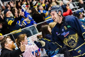 High fives rinkside with Xander Lamppa | Pic Derek Young