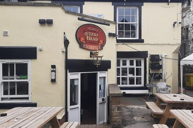 The Queen's Head Hotel, High Street, Buxton, SK17 6EU. Rating: 4.4/5 (based on 324 Google Reviews). "Rooms are great, refurbished and modern nice walk in shower. Really good breakfast and the staff are always on the ball, very helpful with everything."