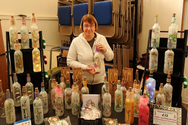 Helen Mack of Bright Bottles for Dementia at the Dysart church event.