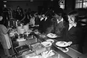 How school meals looked in the 1970-s (Pic: Evening Standard/Getty Images)